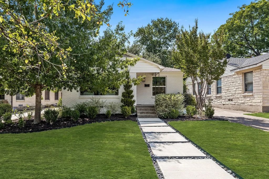 2010 Elmwood Boulevard, Dallas