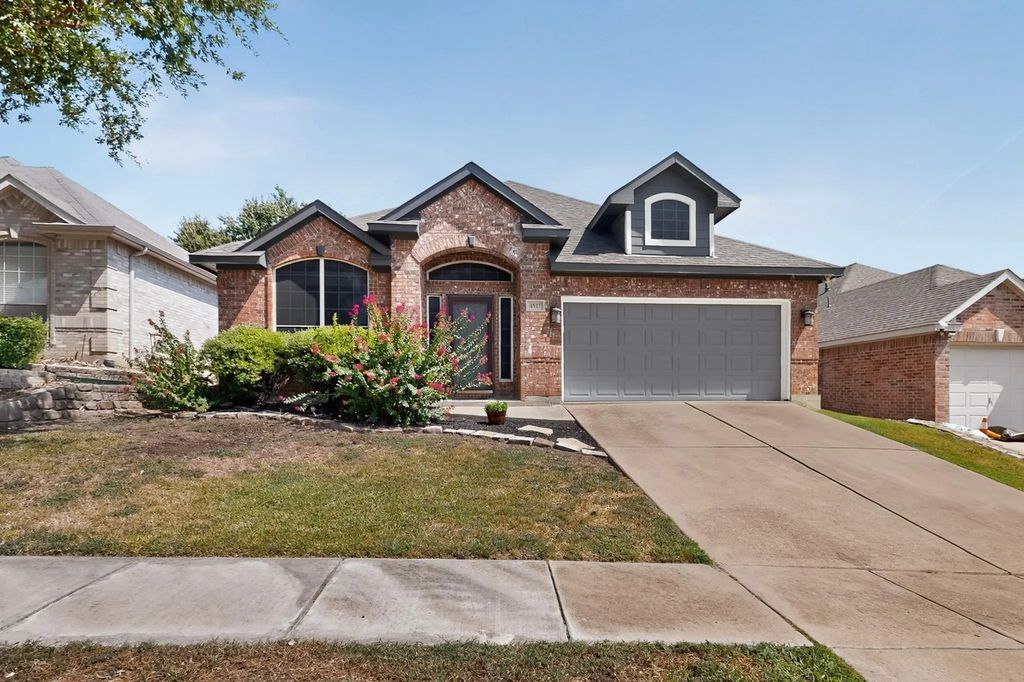 4917 Tulip Lane, Fort Worth