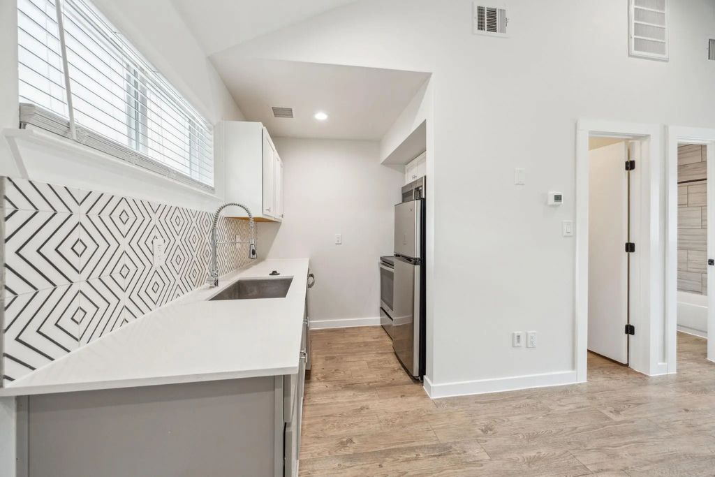 5018 San Jacinto Street 210, Dallas