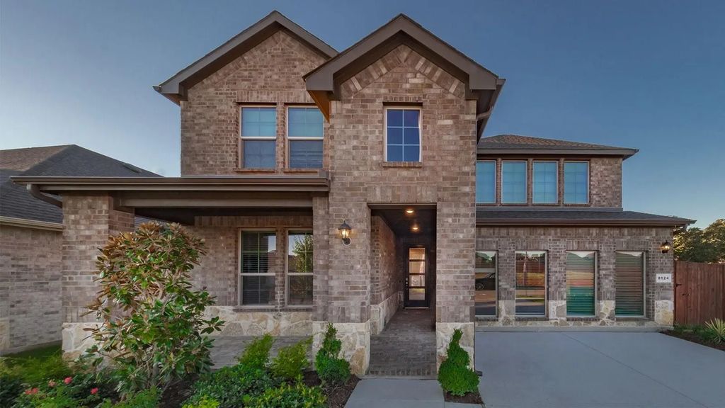 9524 Tamarack Road, Oak Point
