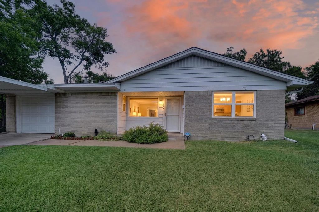 2224 Midway Street, Mesquite
