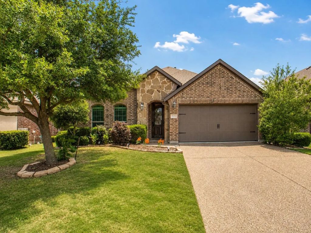 1305 Koto Wood Drive, Royse City