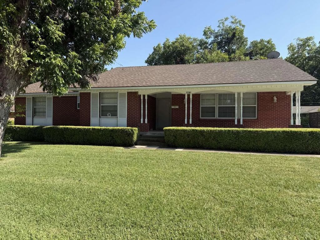 1706 E 15th Street, Plano