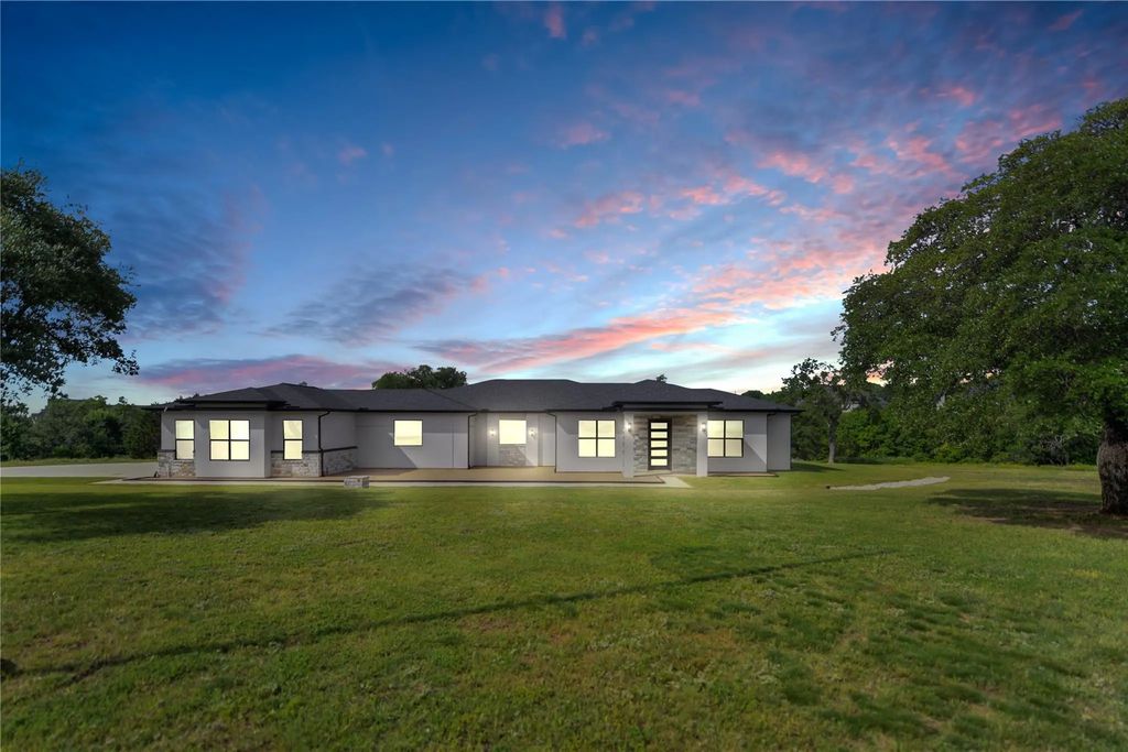 1050 Kingsley Court, Weatherford
