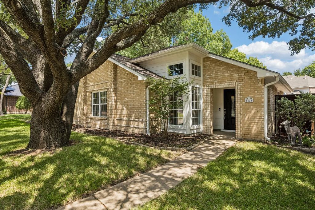 1524 Livingston Drive, Plano