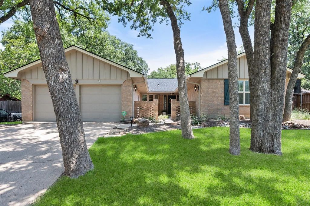 3603 Yorkshire Drive, Arlington