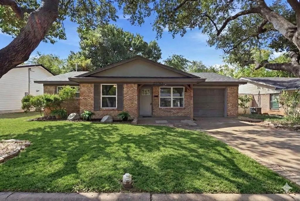 2730 Ridgewood Street, Irving