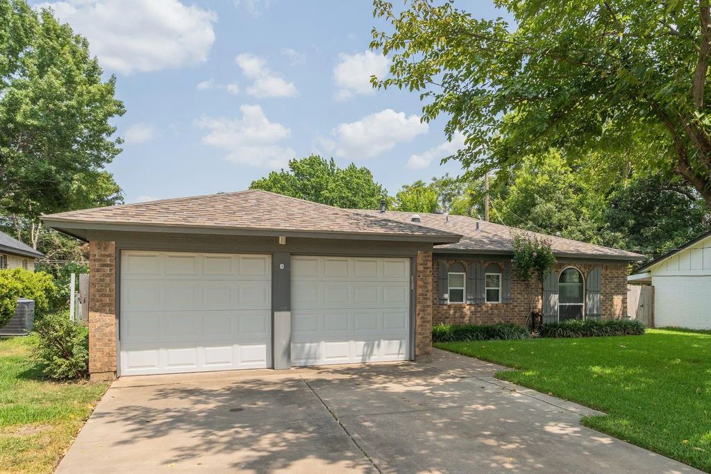 6980 Cox Lane, North Richland Hills