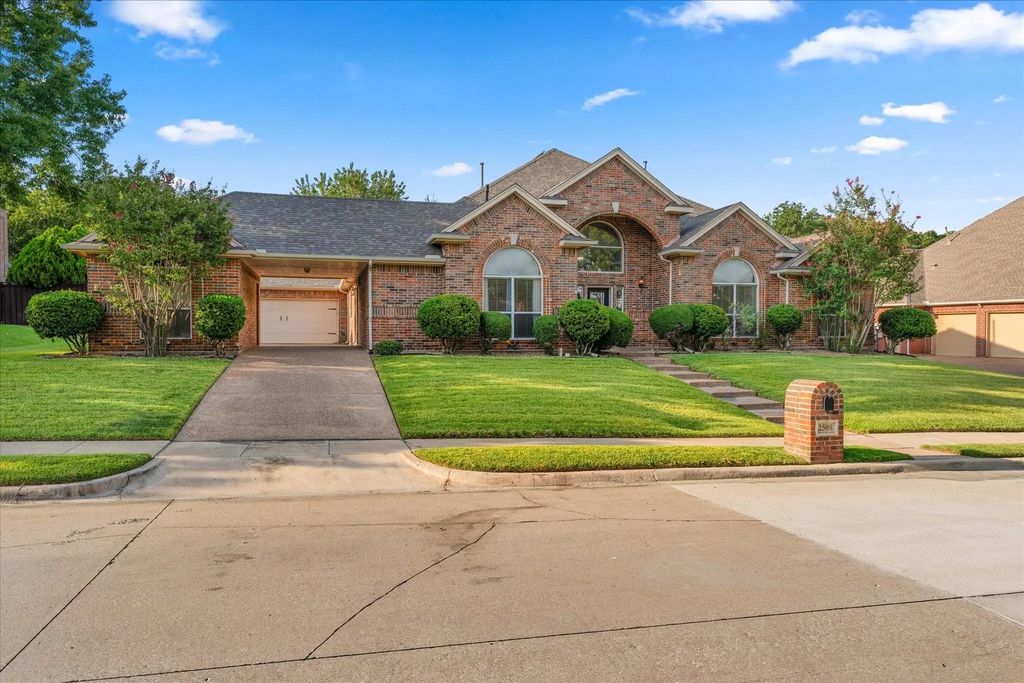 2508 Russwood Drive, Flower Mound