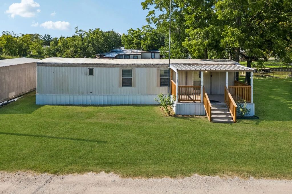 2437 Grapevine Court, Weatherford