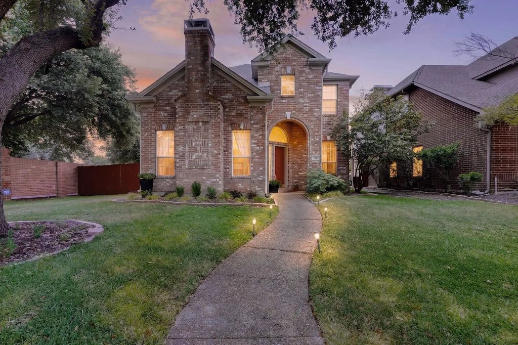 300 Cosbie Drive, Irving