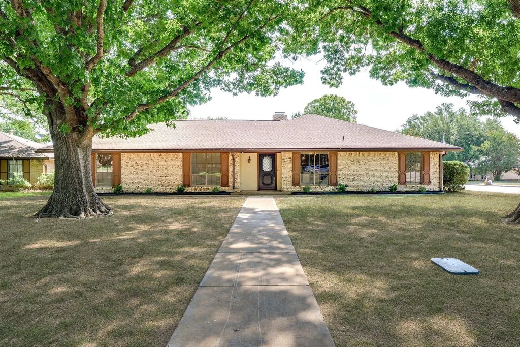 203 Mockingbird Court, Duncanville