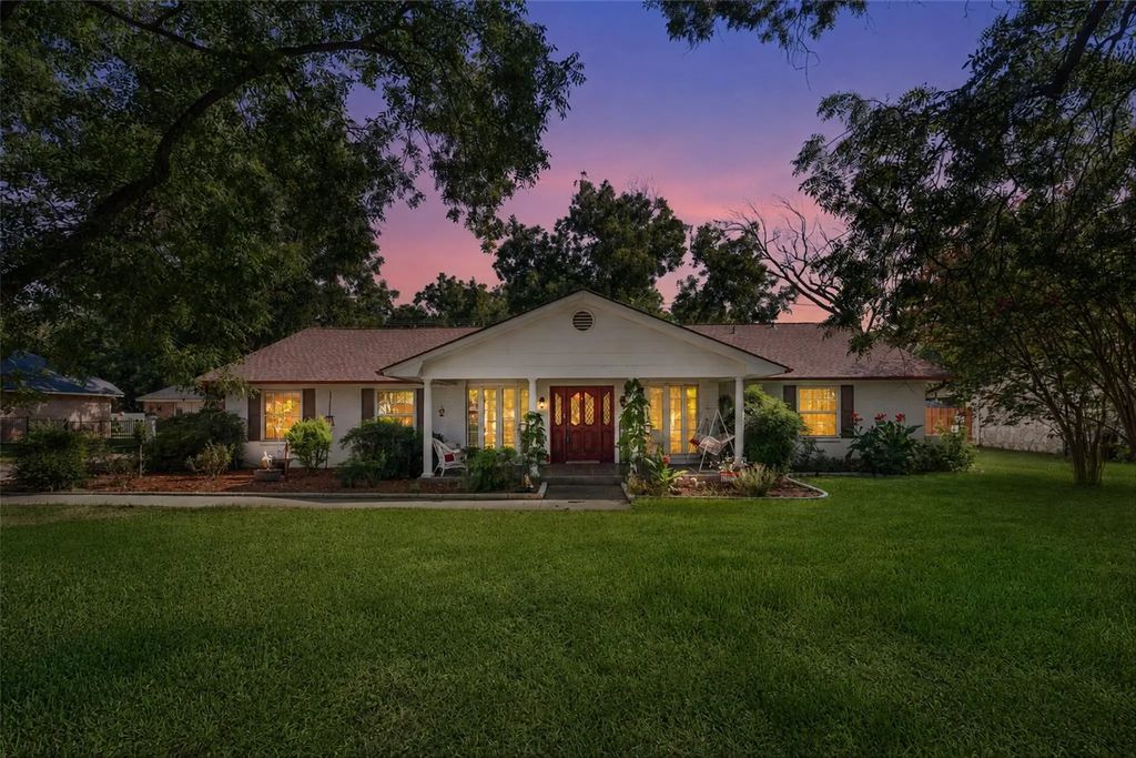 5110 Wedgefield Road, Granbury