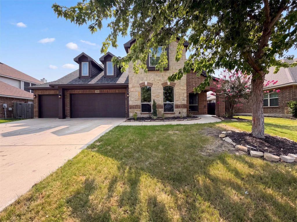 830 Graham Drive, Burleson
