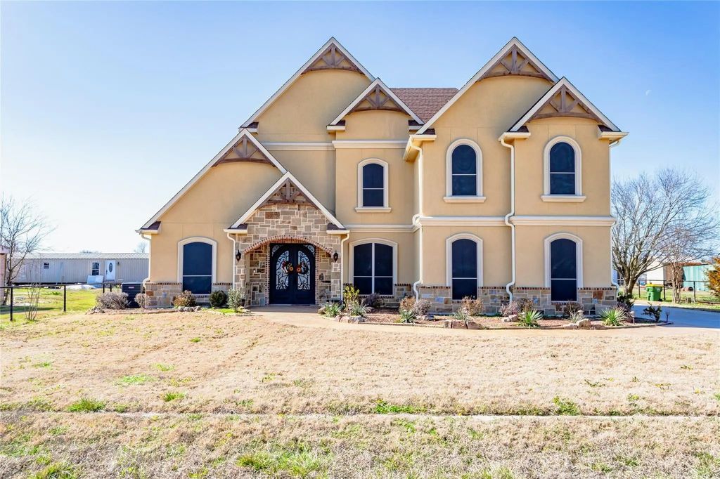 8900 Holly Road, Alvarado