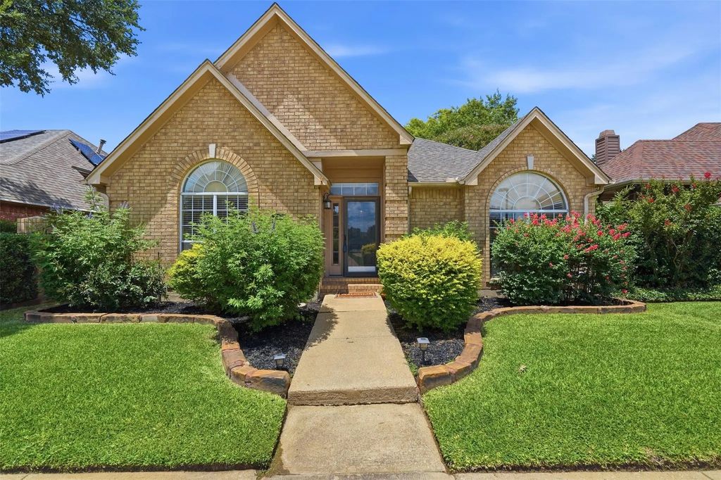 313 Pecos Trail, Irving