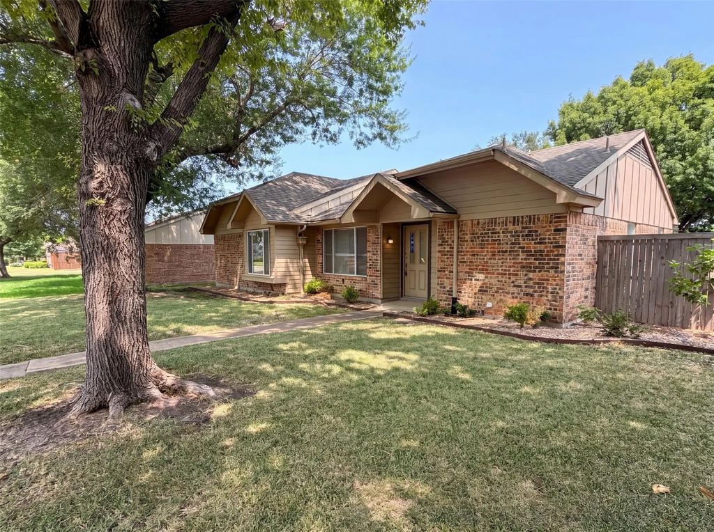 2739 April Hill Lane, Dallas