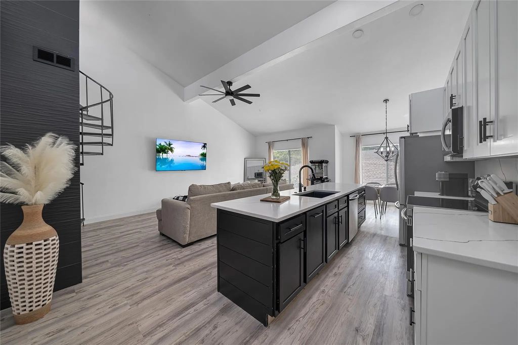 6738 Eastridge Drive 101, Dallas