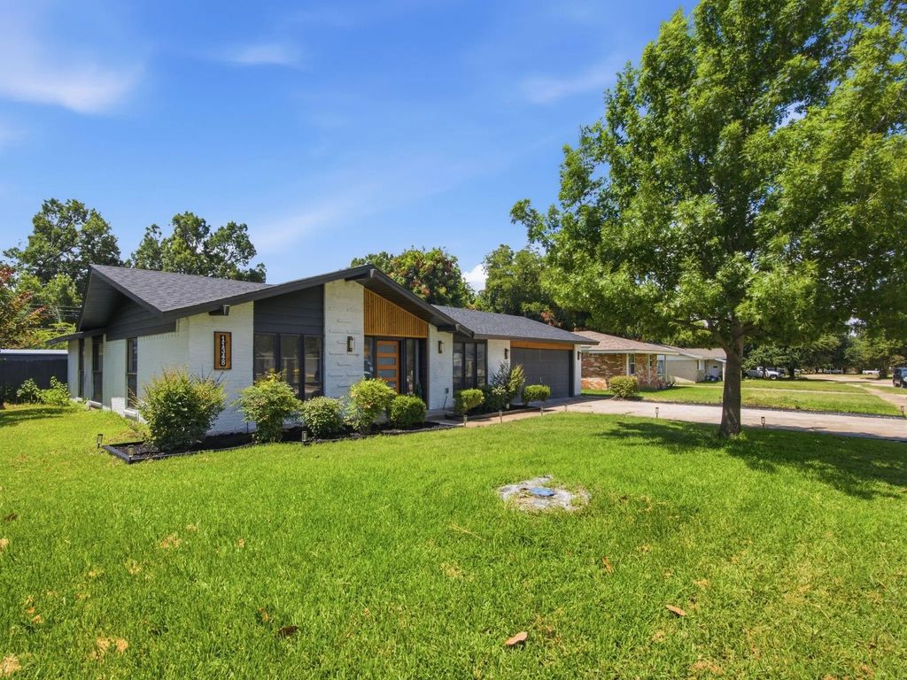 11348 Carissa Drive, Dallas