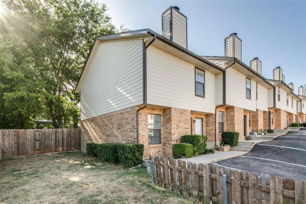 1265 Dallas Drive, Denton