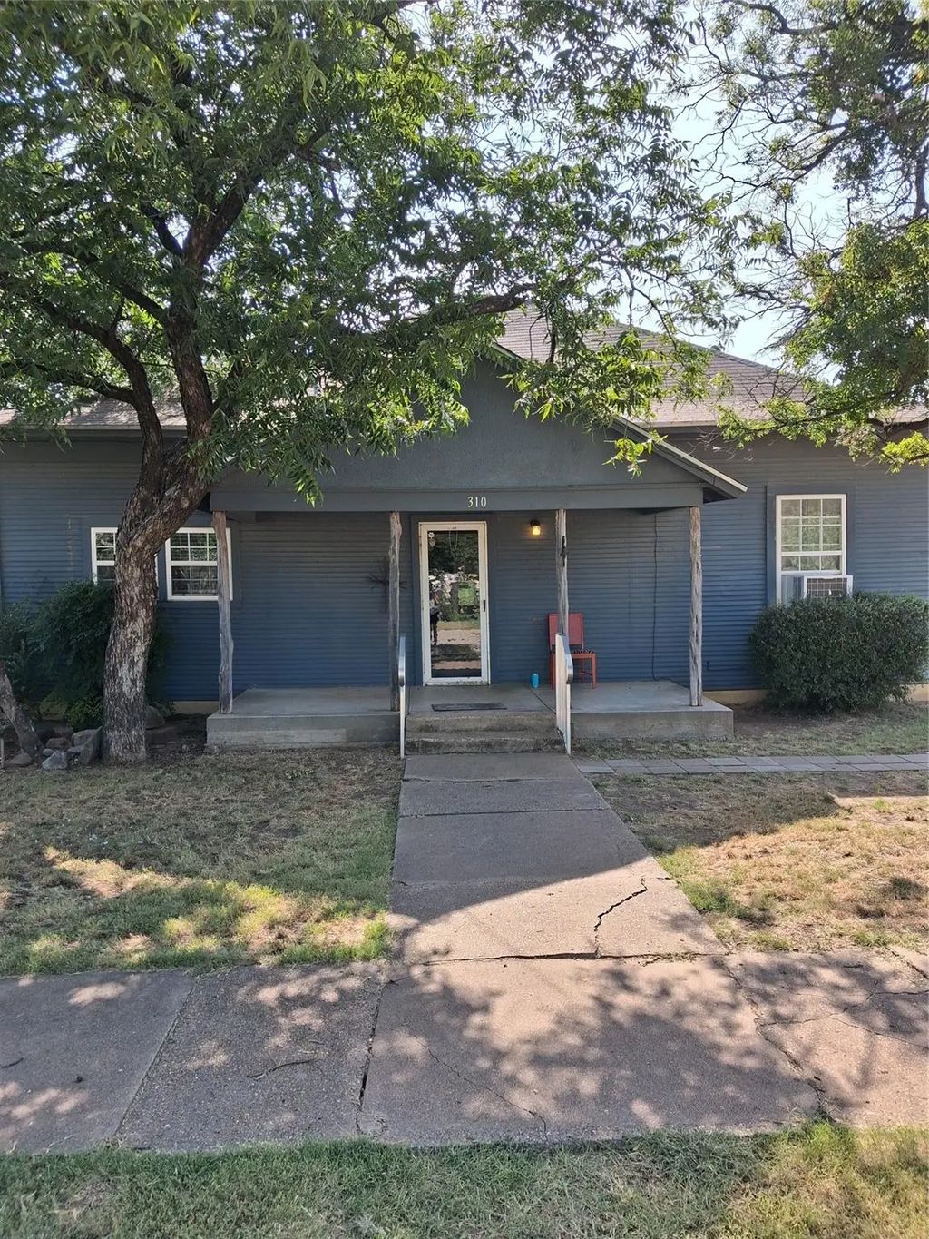 310 N Trinity Street, Coleman