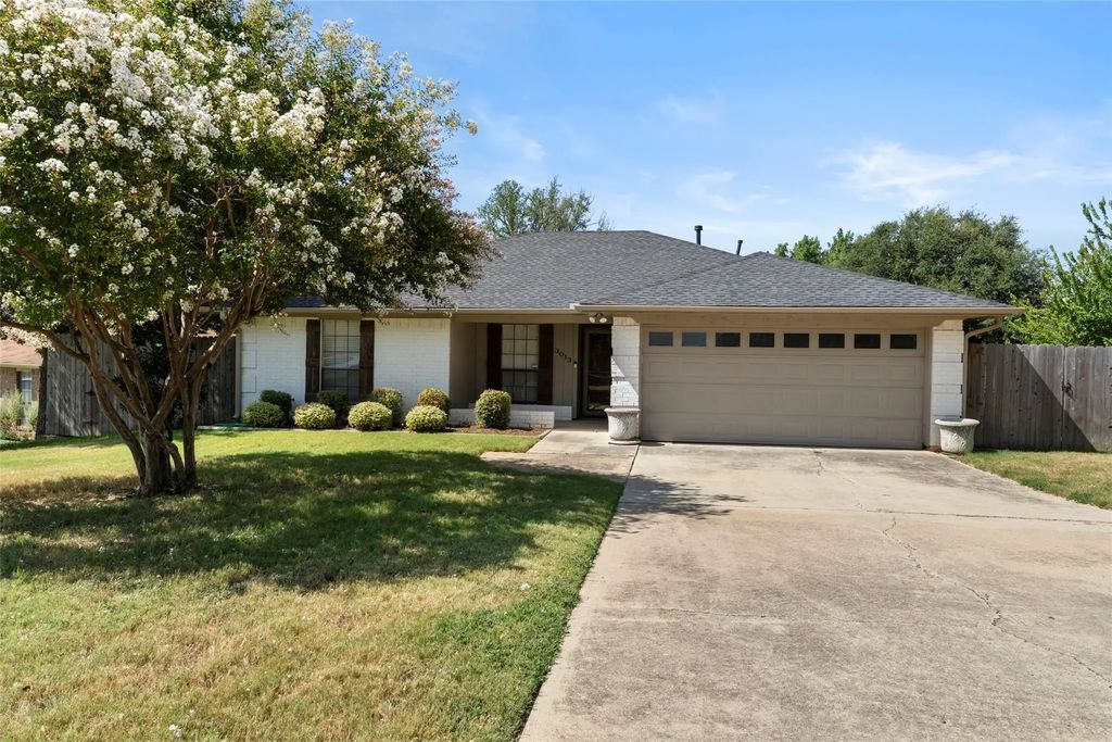3013 Panhandle, Grapevine