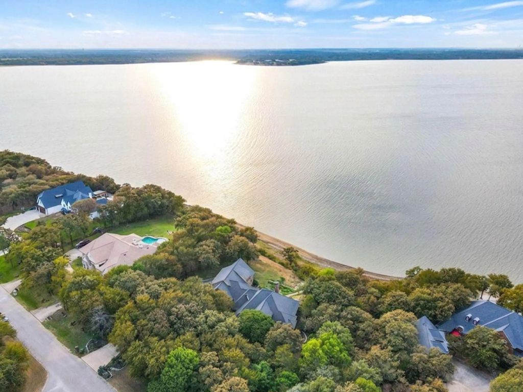 1190 Emerald Sound Boulevard, Oak Point