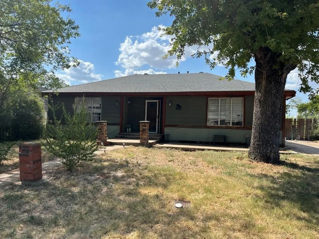 2525 Oakwood Terrace, Haltom City