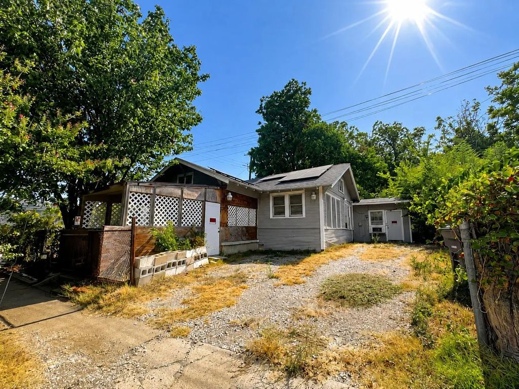 110 N Marlborough Avenue, Dallas