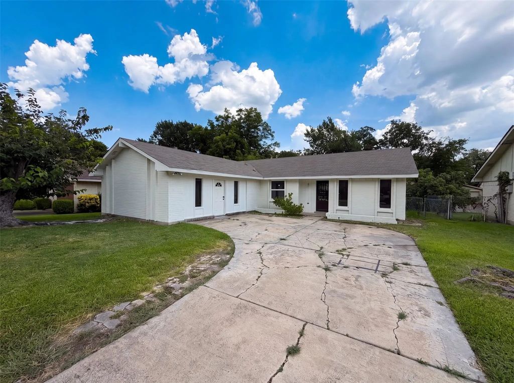 414 Meadowhill Drive, Garland