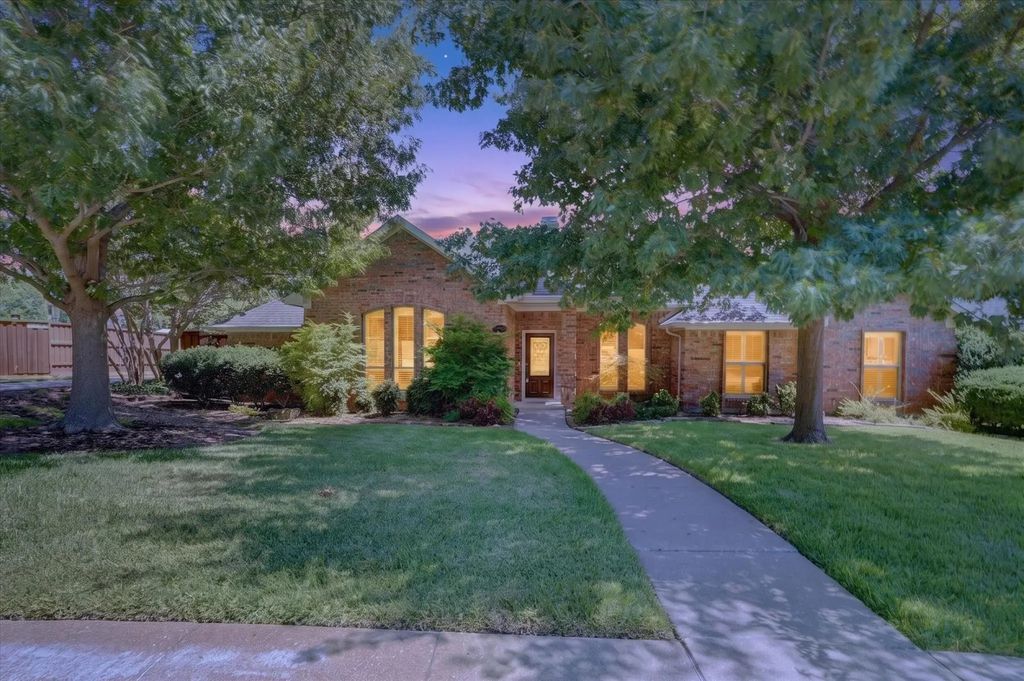 2132 Donna Drive, Plano