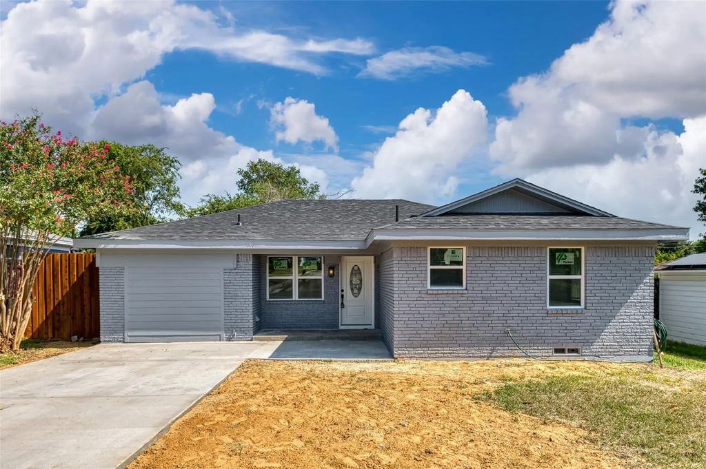 1409 W Bruton Road, Mesquite