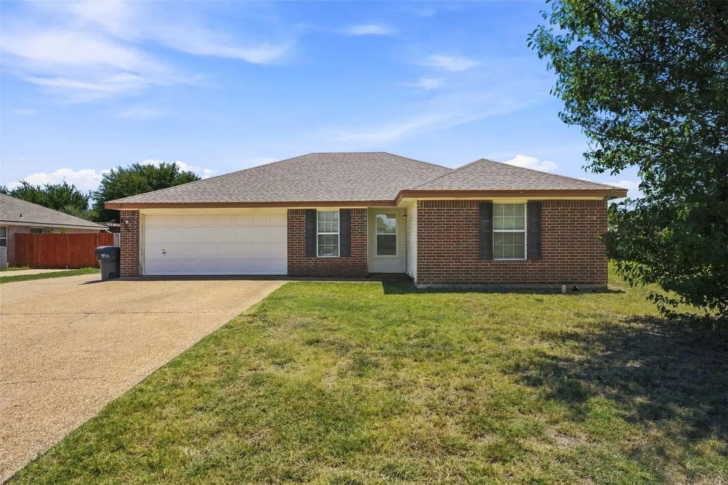 4300 Larry Don Lane, Waco