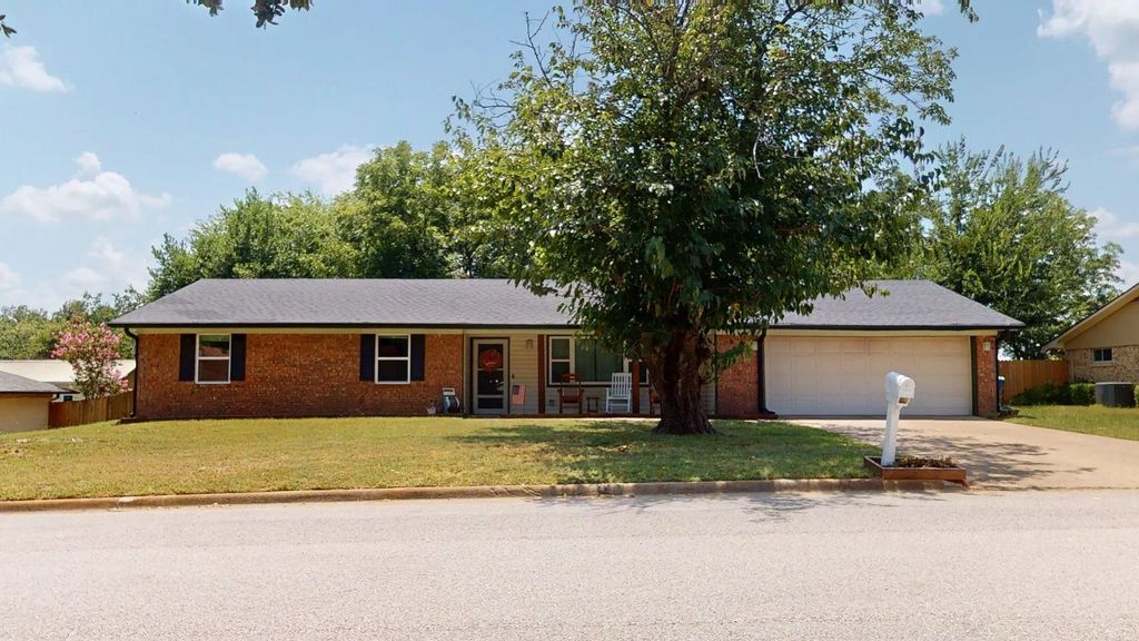 3308 Bogota Street, Athens