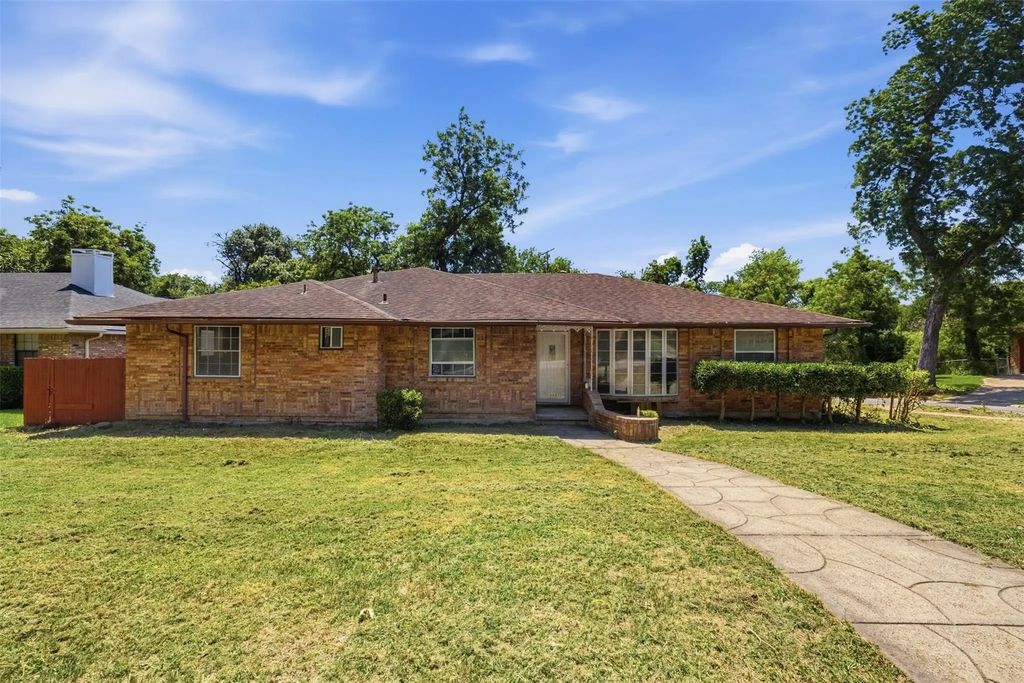 6607 Autumn Woods Trail, Dallas
