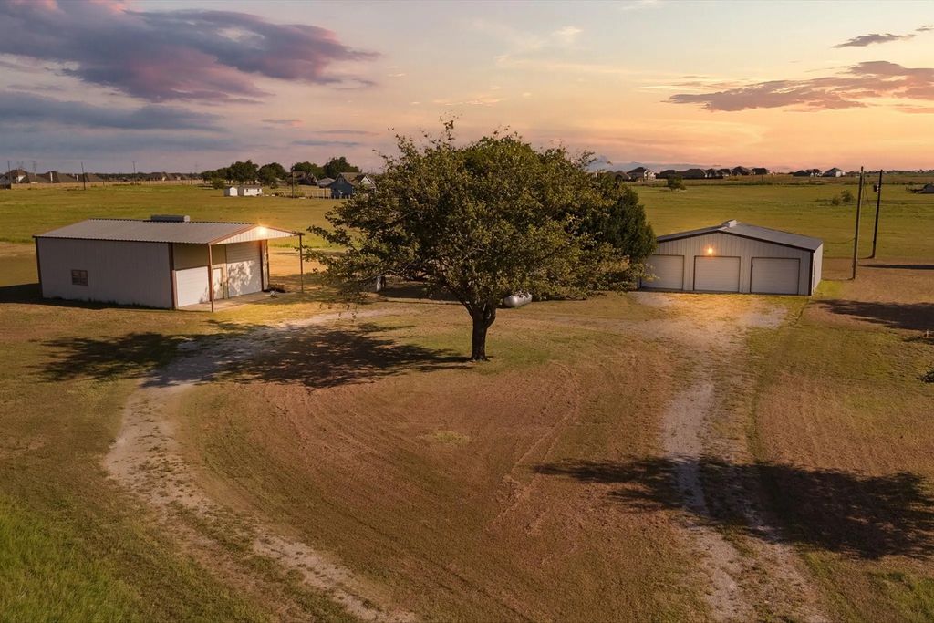 3324 County Road 904, Joshua