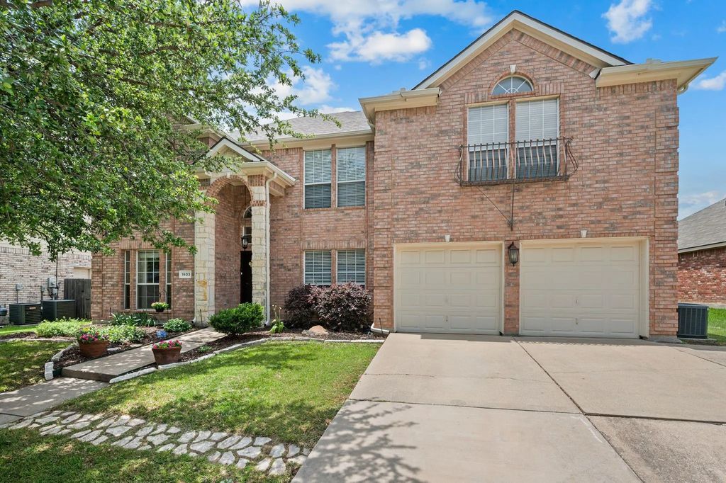 1603 Fairfax Drive, Mansfield