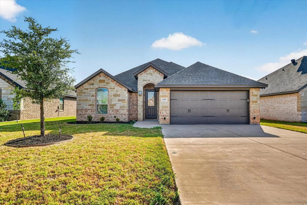 3335 White Horse Drive, Granbury