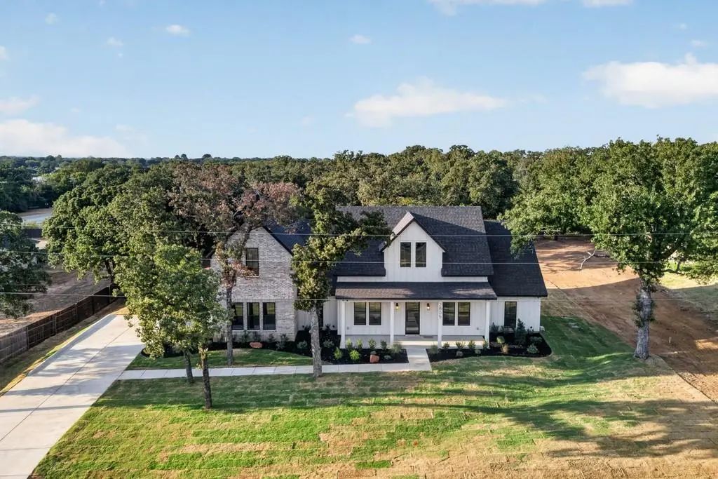 2805 Private 73107, Burleson