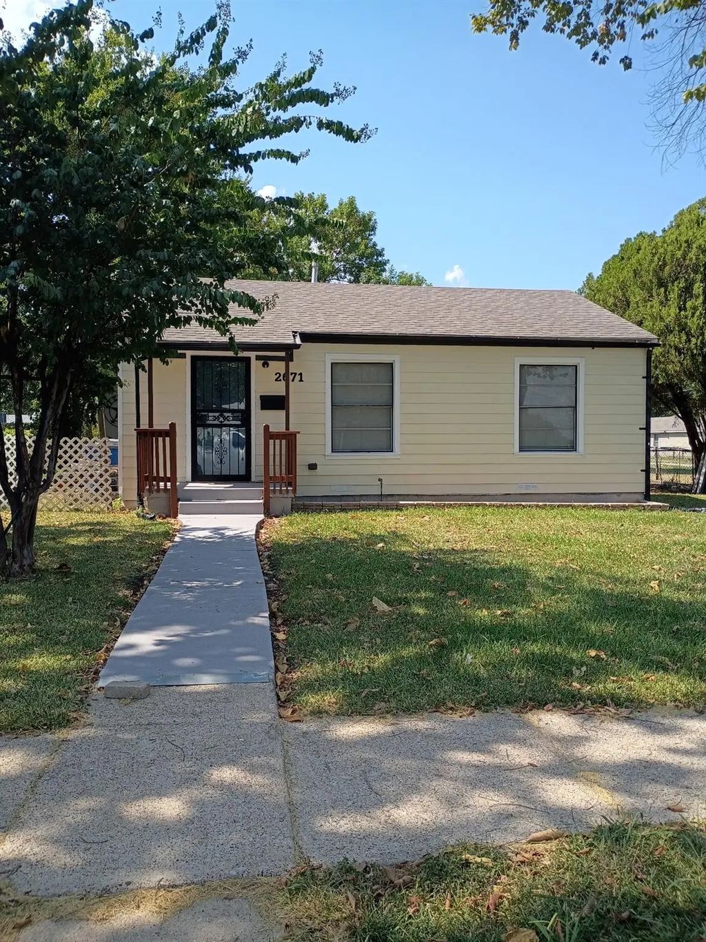 2671 Moffatt Avenue, Dallas