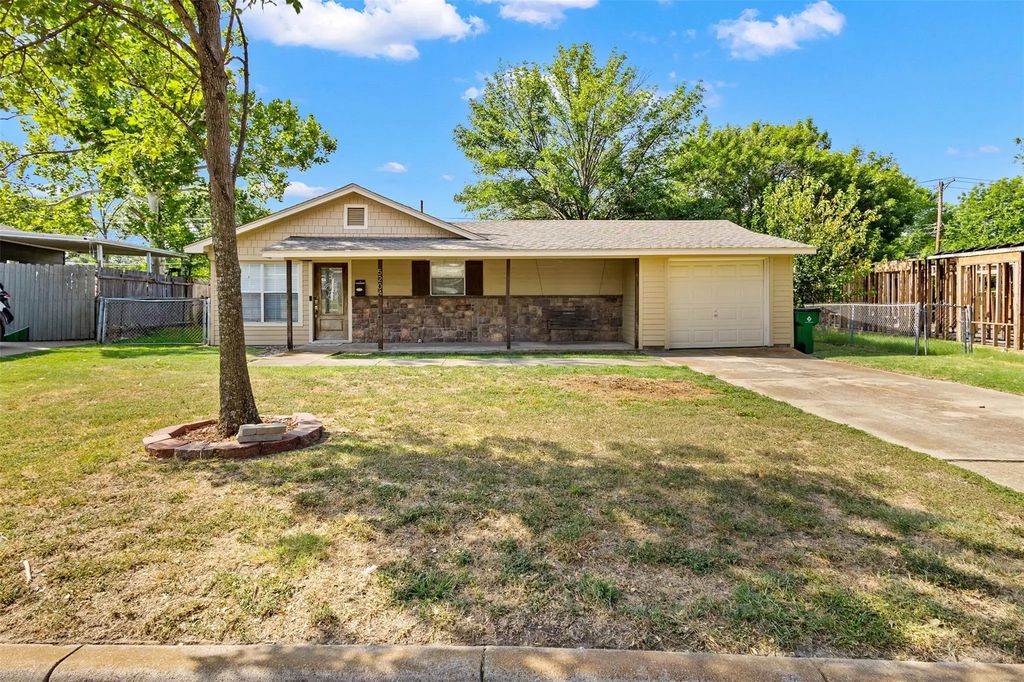 5204 Roxie Street, Haltom City