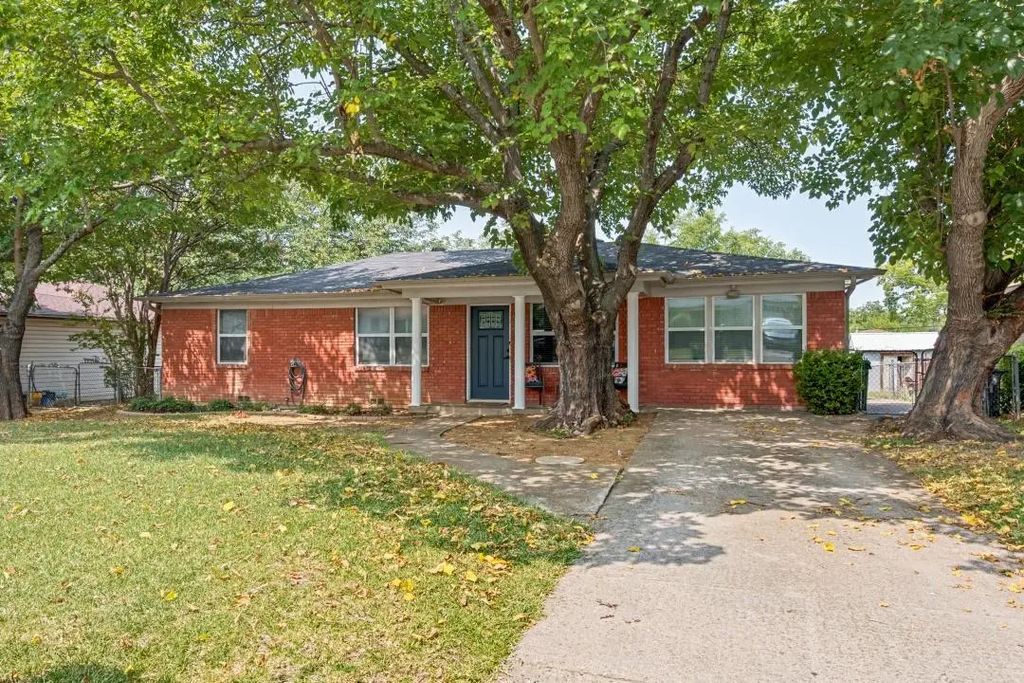 1009 Zelda Drive, Hurst