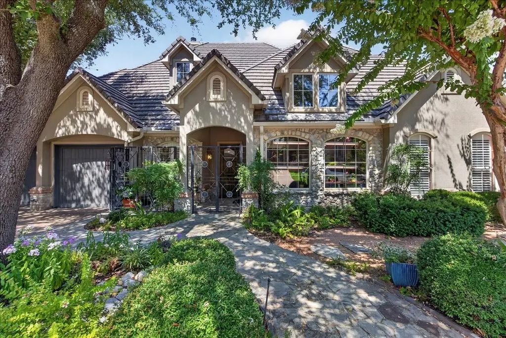 6900 Baltusrol Road, Fort Worth