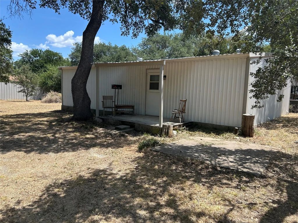 160 County Road 1709, Clifton