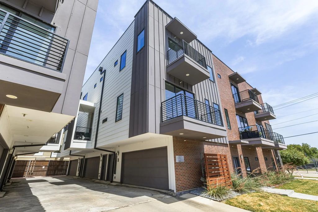 2450 N Garrett Avenue 14, Dallas