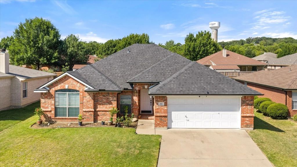 621 Creekview Drive, Burleson