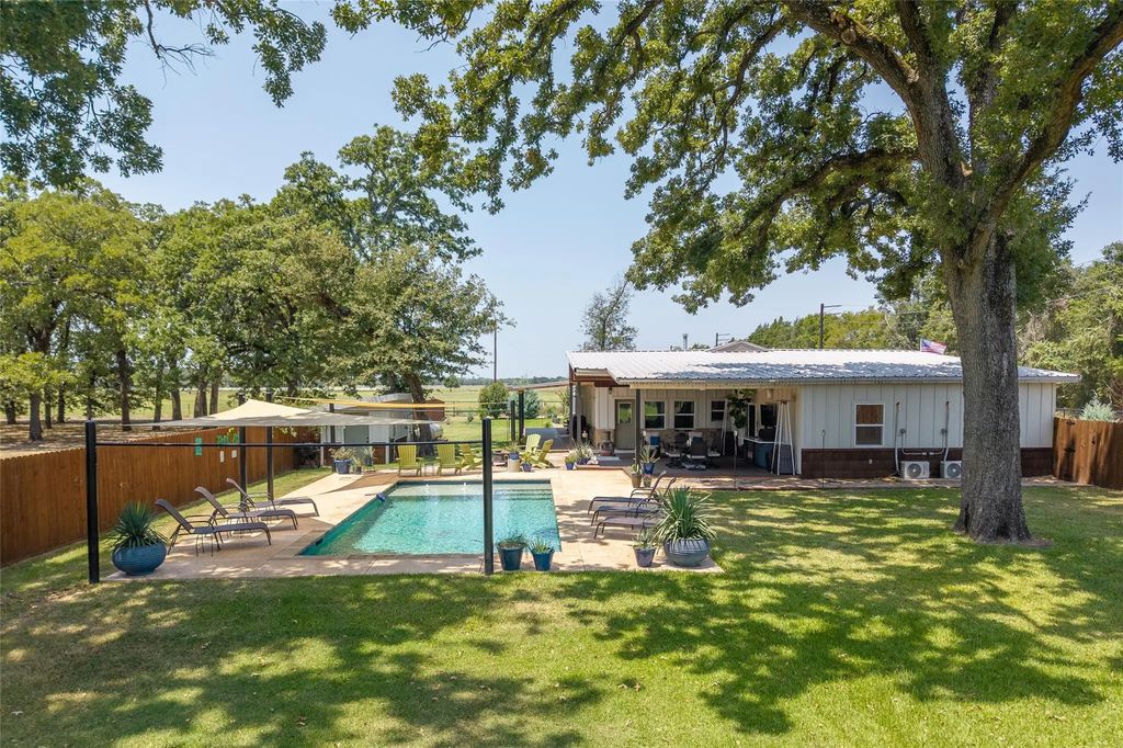 116 Pauline Road, Mabank