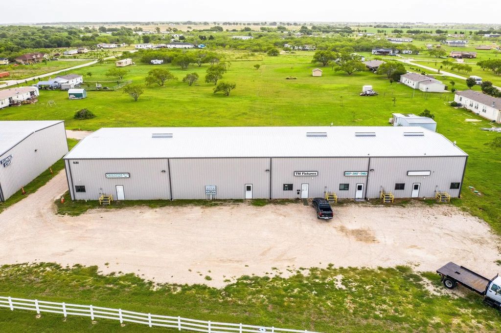 8081 E Highway 175, Kemp