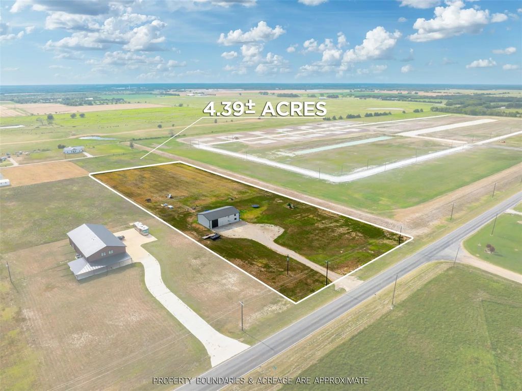 3263 Farm To Market 38 N, Brookston