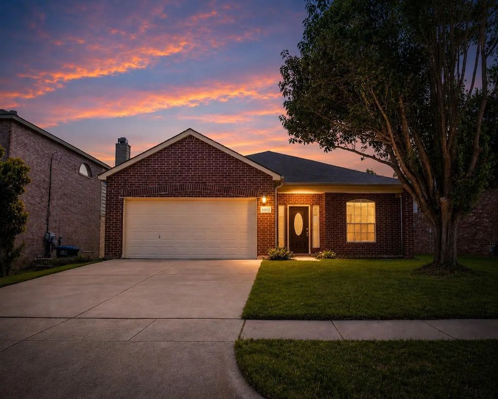 12652 Oakwood Circle, Fort Worth